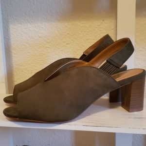 Worn once! Women's wide dress heels.